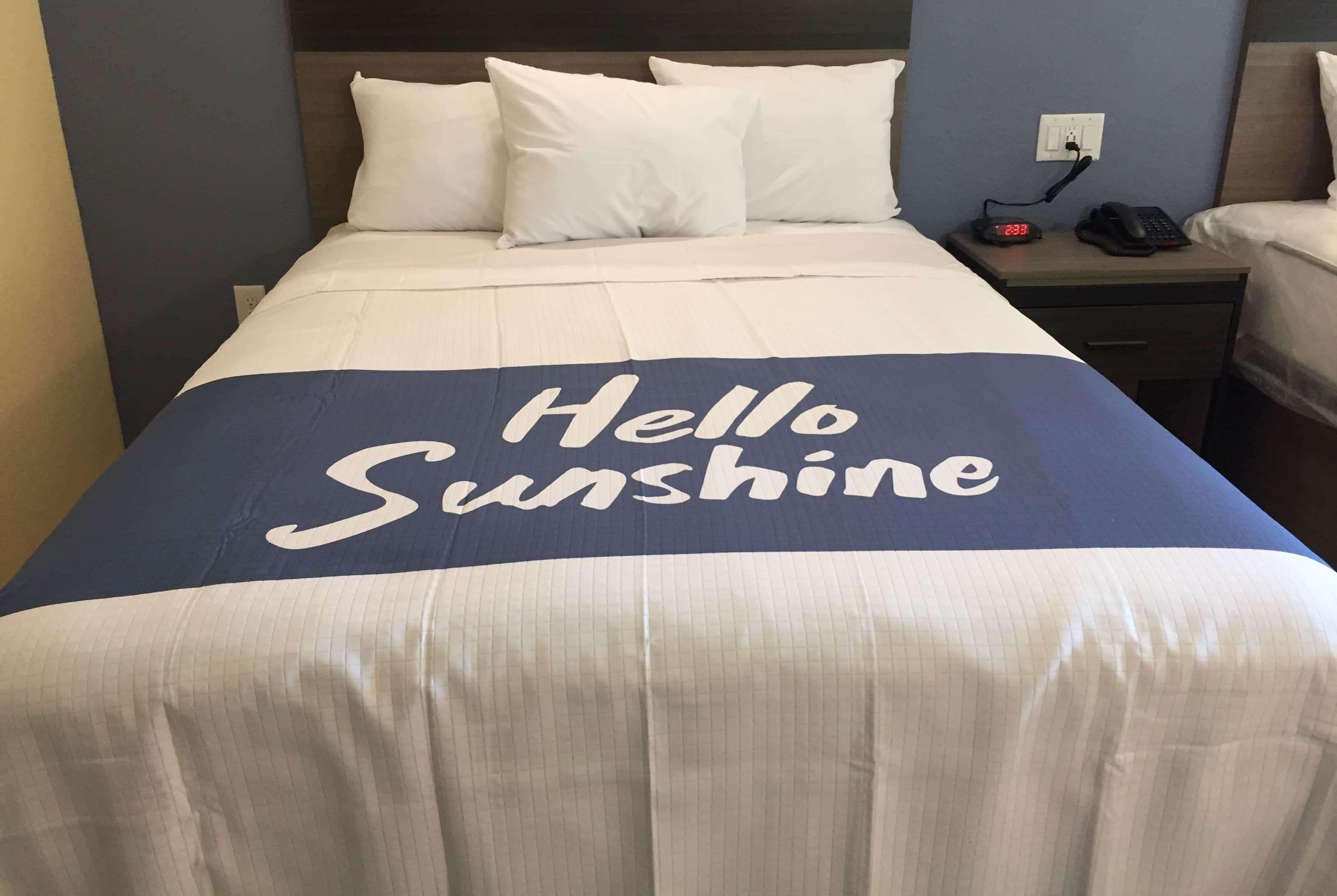 Days Inn By Wyndham Freeport Esterno foto