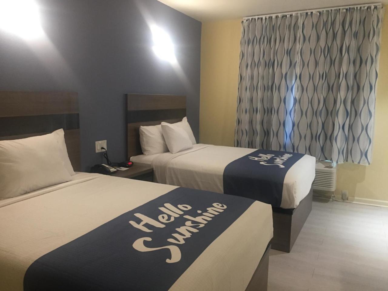 Days Inn By Wyndham Freeport Esterno foto