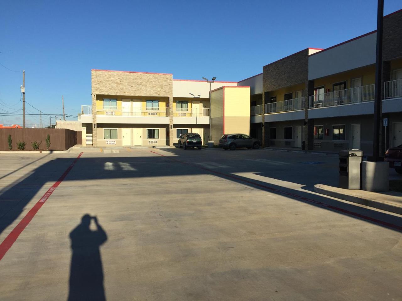 Days Inn By Wyndham Freeport Esterno foto