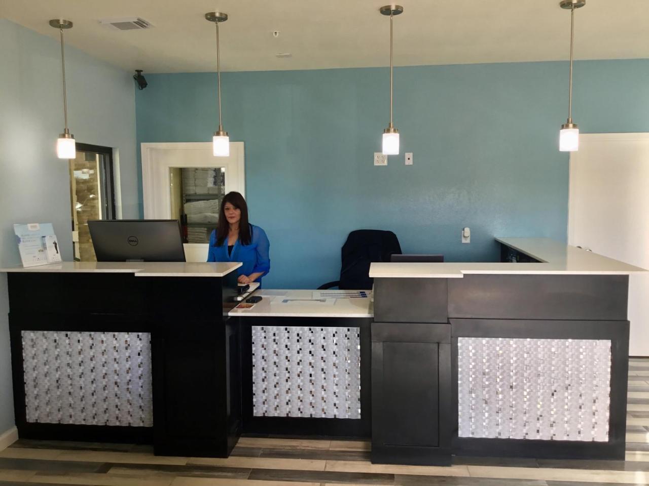 Days Inn By Wyndham Freeport Esterno foto
